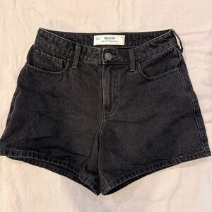 Hollister High Rise 5” Inseam Relaxed Fit Short | Dark Grey | Size 4, w27